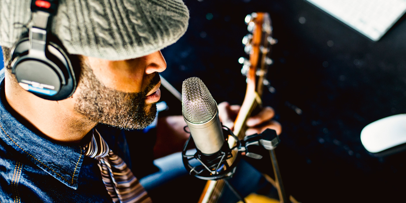 Recording Magazine Resources: The Vocal Session - Choosing Mics And Gear