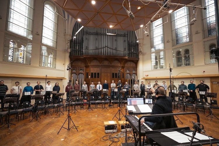 Spitfire Originals Epic Choir - ensemble in studio