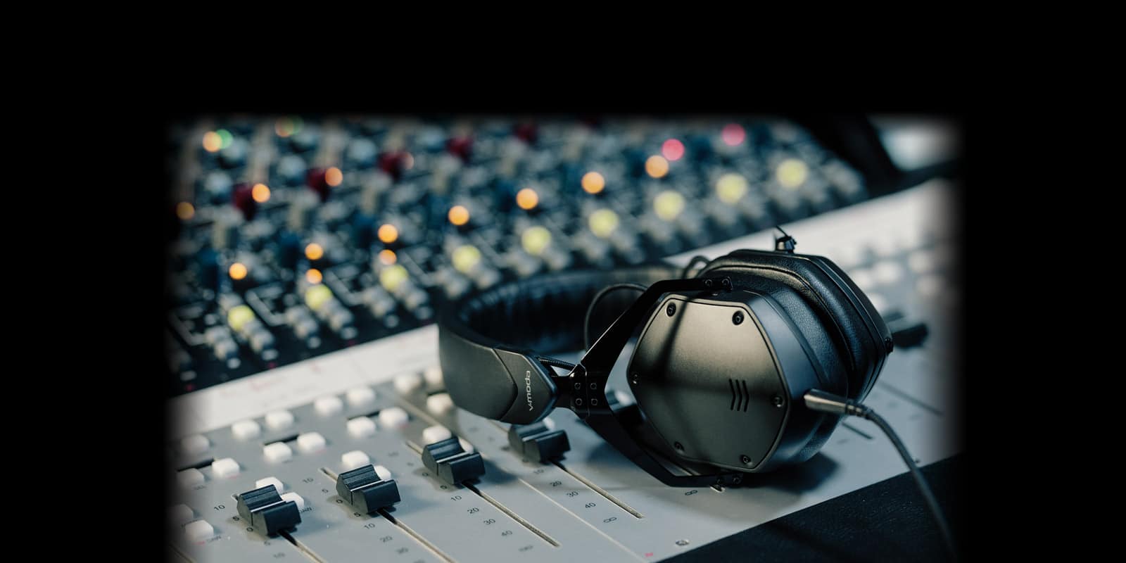 V moda studio 2025 headphones